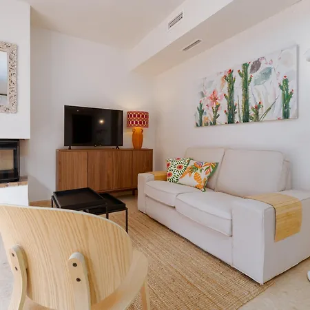 Apartment With Parking Space *