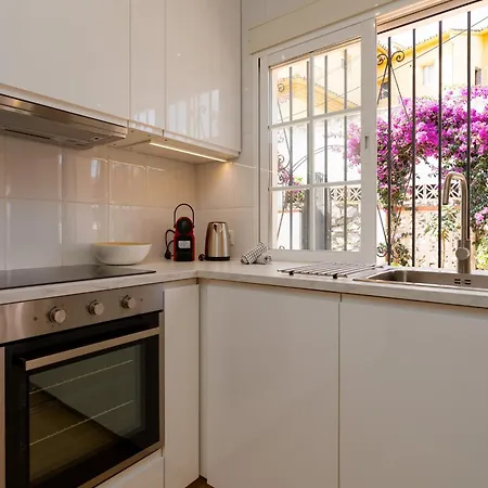 With Parking Space מארבלה