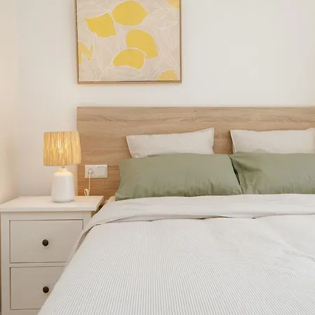 아파트 With Parking Space *